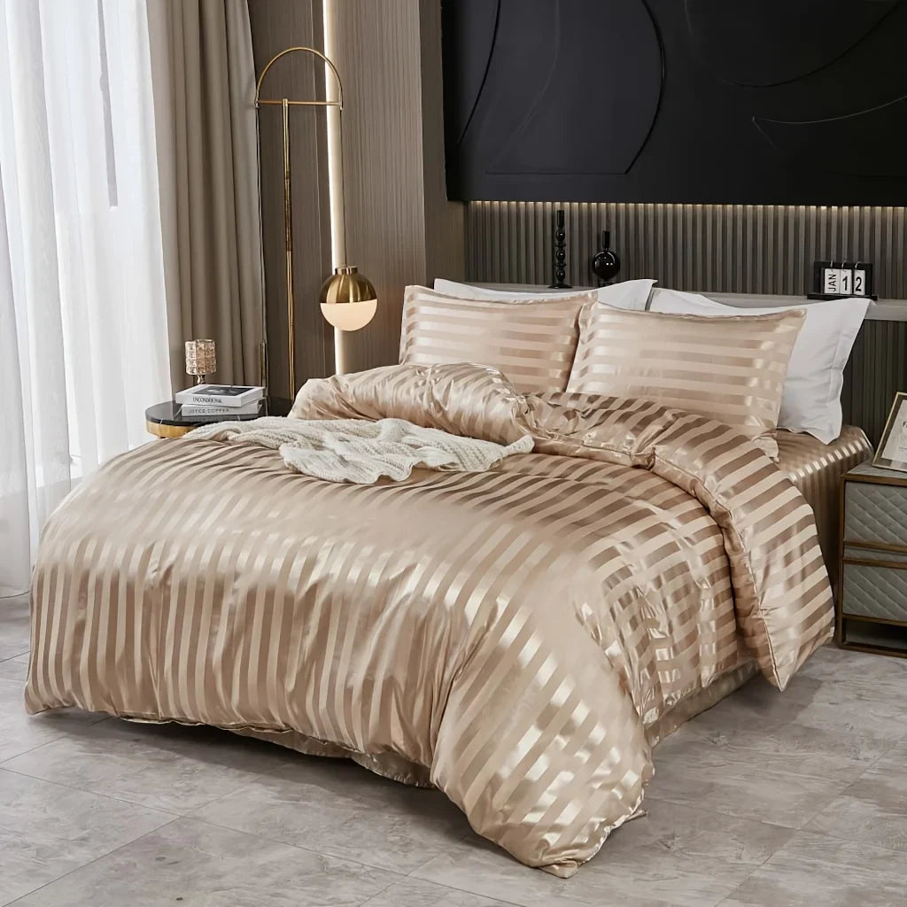 Conjunto de Capa de Edredom em Cetim Listrado – 3 Peças