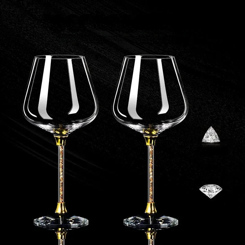 Conjunto de 2 Taças de Cristal Luxuoso com Haste Banhada