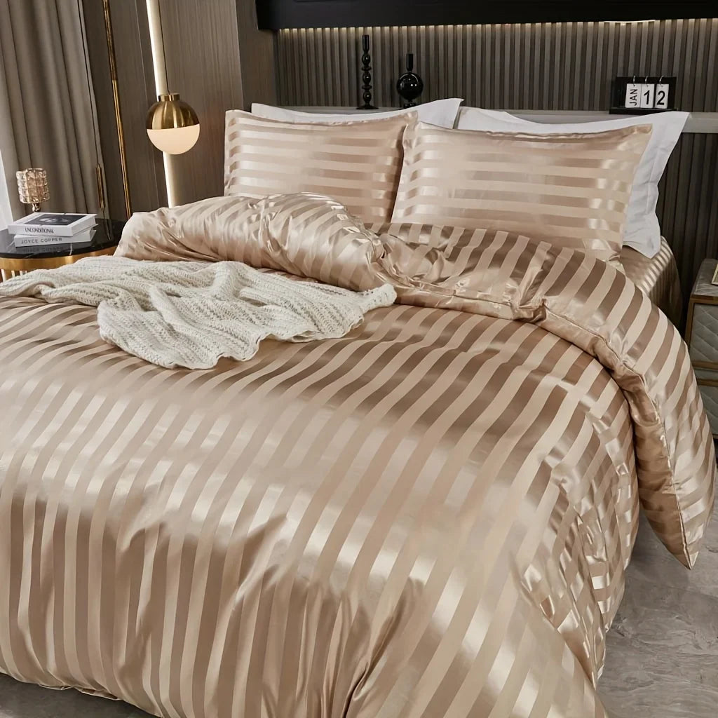 Conjunto de Capa de Edredom em Cetim Listrado – 3 Peças