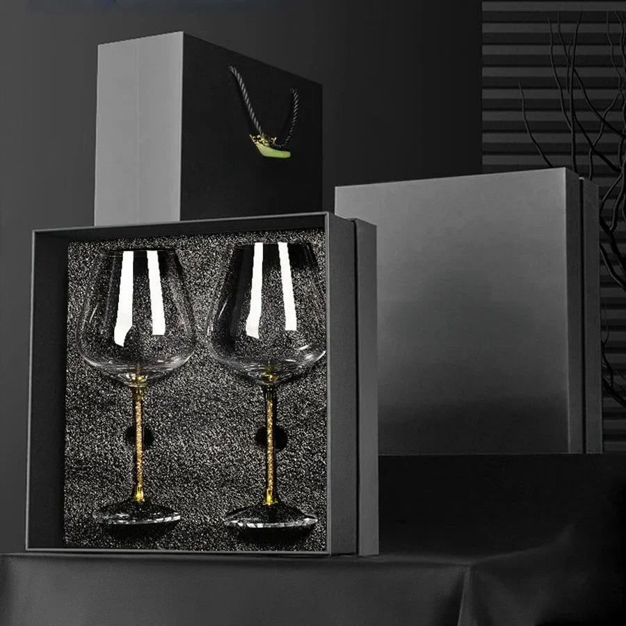 Conjunto de 2 Taças de Cristal Luxuoso com Haste Banhada