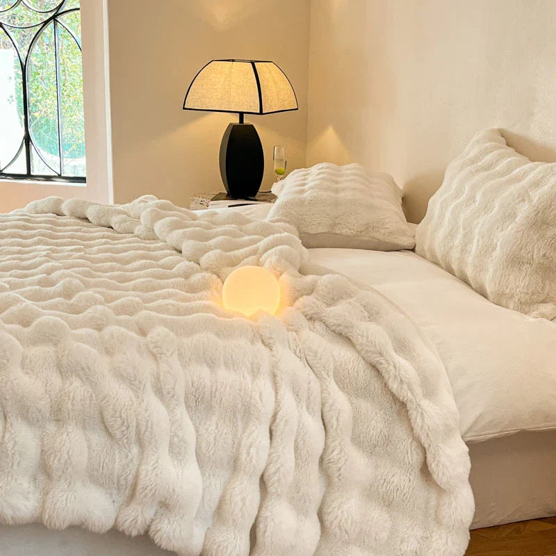 Manta de Luxo em Couro Sintético - Sofisticação e Conforto