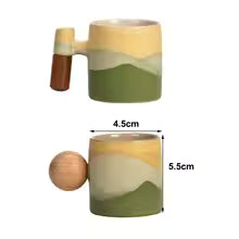 Mini Caneca de Cerâmica Artesanal com Alça de Madeira