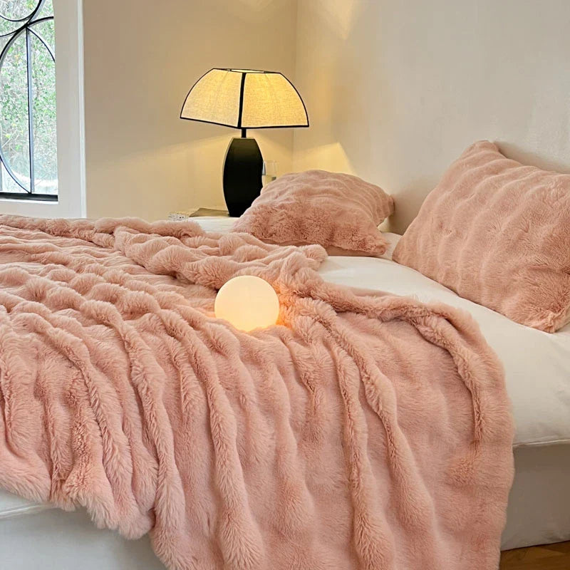 Manta de Luxo em Couro Sintético - Sofisticação e Conforto