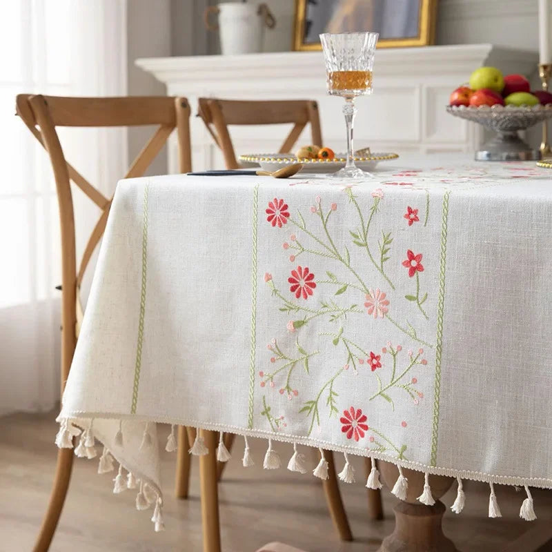 Toalha de Mesa Floral Bordada em Linho de Algodão